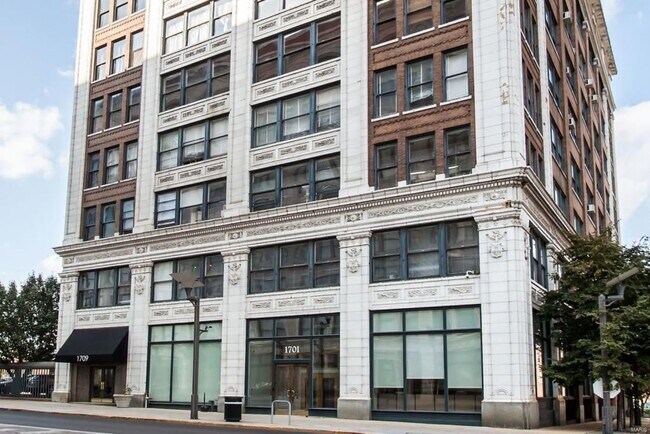 1709 Washington Ave, Unit 703