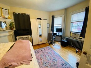 33 Stone Ave, Unit 1 in Somerville, MA - Foto de edificio - Building Photo