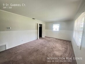 9 St Gabriel Ct in St. Louis, MO - Building Photo - Building Photo