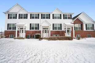 3763 Bailey Rd in Yorkville, IL - Building Photo