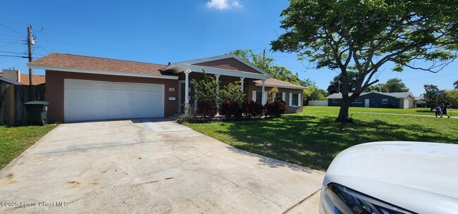 property at 924 Kings Post Rd