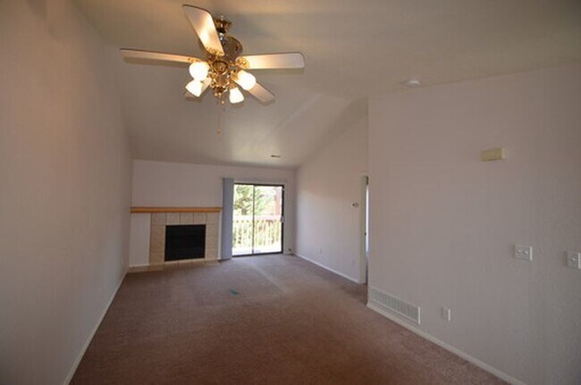 2275 S Buckley Rd in Aurora, CO - Building Photo - Building Photo