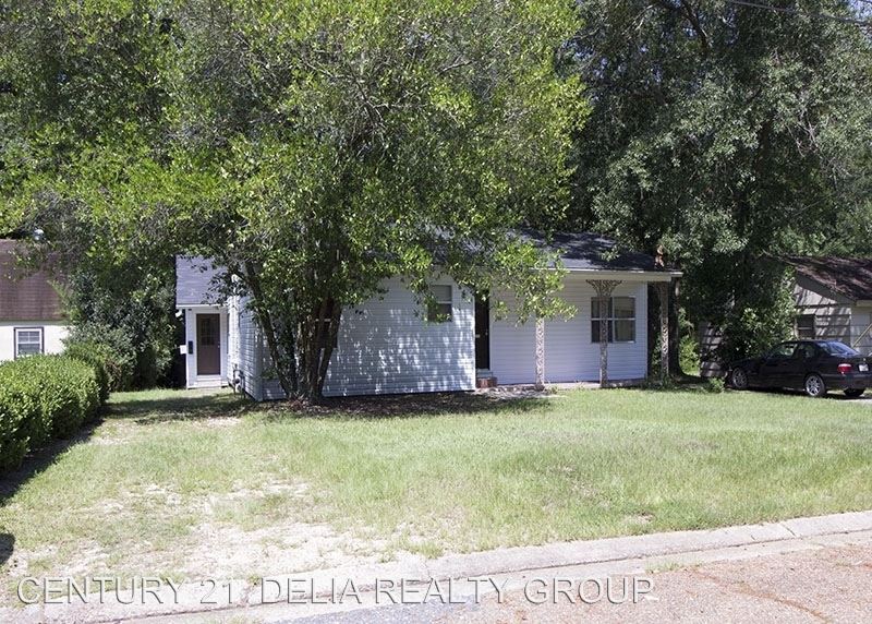 133 Country Club Cir in Deridder, LA - Building Photo