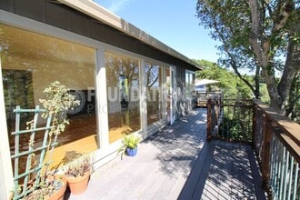 154 Jordan Ave in San Anselmo, CA - Building Photo - Building Photo