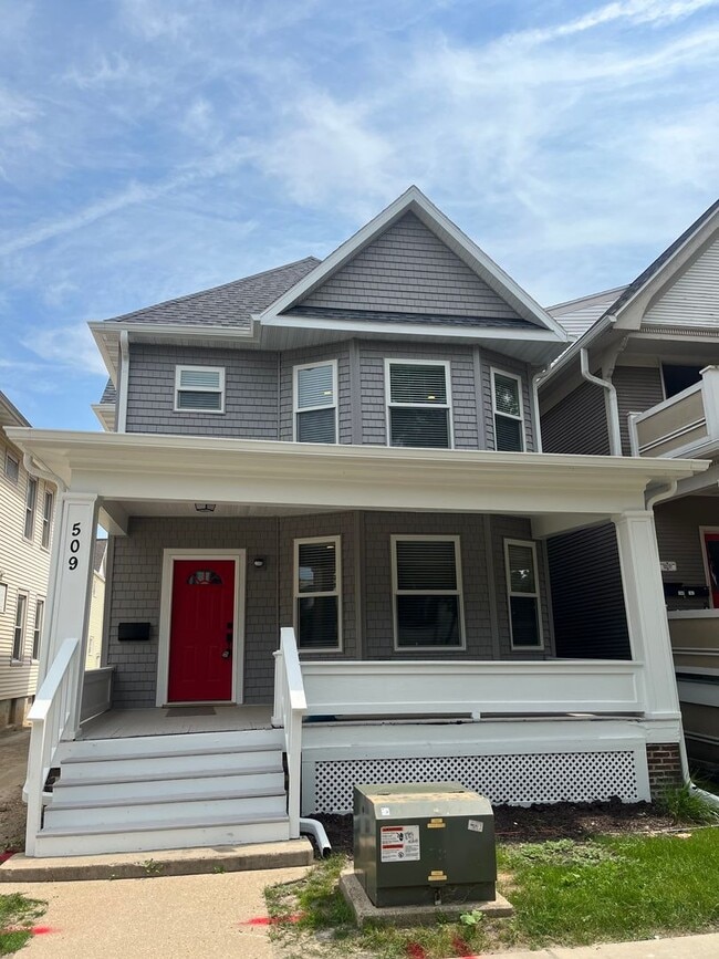 property at 509 W Washington Ave