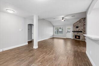 6618 Grant Dr in Magnolia, TX - Building Photo - Building Photo