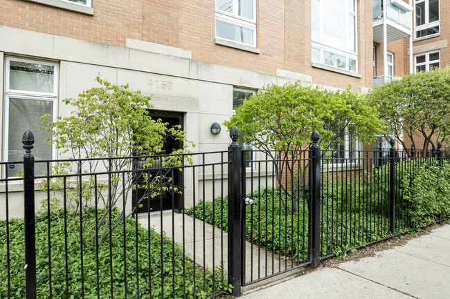 Buena Vista Condos in Chicago, IL - Foto de edificio - Building Photo