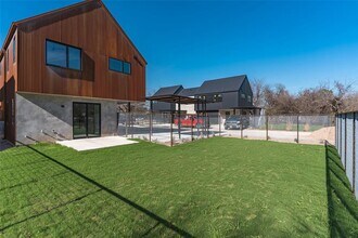 915 Tillery St in Austin, TX - Building Photo - Building Photo