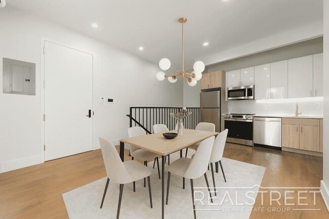 Spacious 5-Bedroom, 2-Bath Duplex in Prime in Brooklyn, NY - Building Photo - Building Photo