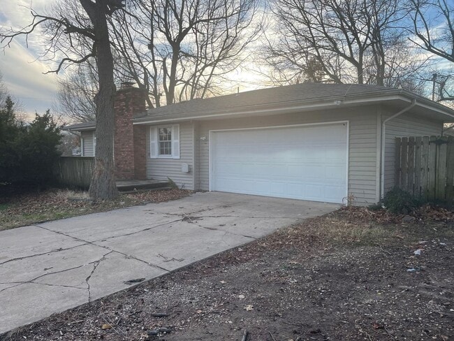 2359 E Huntington St in Ozark, MO - Building Photo - Building Photo