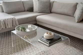 330 W 58th St in New York, NY - Foto de edificio - Building Photo