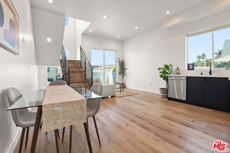 1520 Magnolia Ave in Los Angeles, CA - Building Photo - Building Photo