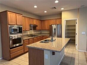 6652 Fort William St in North Las Vegas, NV - Building Photo - Building Photo