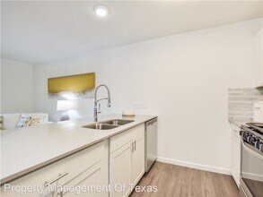 1300 Newning Ave-Unit -Unit 204 in Austin, TX - Building Photo - Building Photo