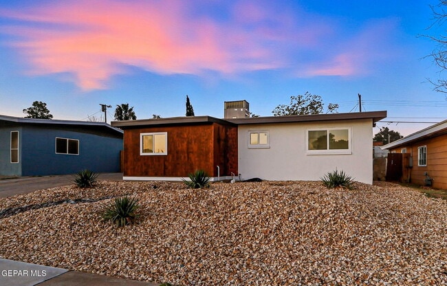 6251 Arapaho Rd in El Paso, TX - Building Photo - Building Photo