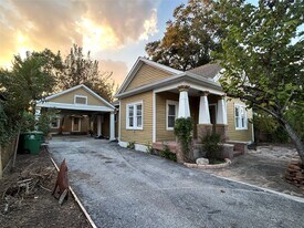 209 Walton St in Houston, TX - Building Photo