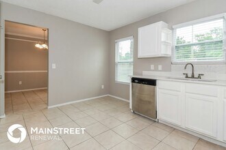 627 Staffordshire Dr in Jacksonville, FL - Building Photo - Building Photo