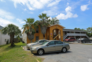 1285 Santa Rosa St in Clearwater, FL - Building Photo - Building Photo