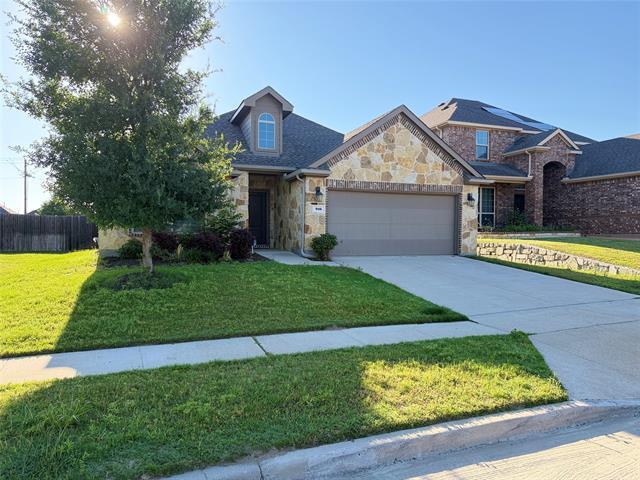 property at 916 Laredo Ct