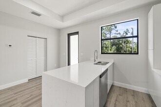 934 Binkley St E in Lehigh Acres, FL - Building Photo - Building Photo