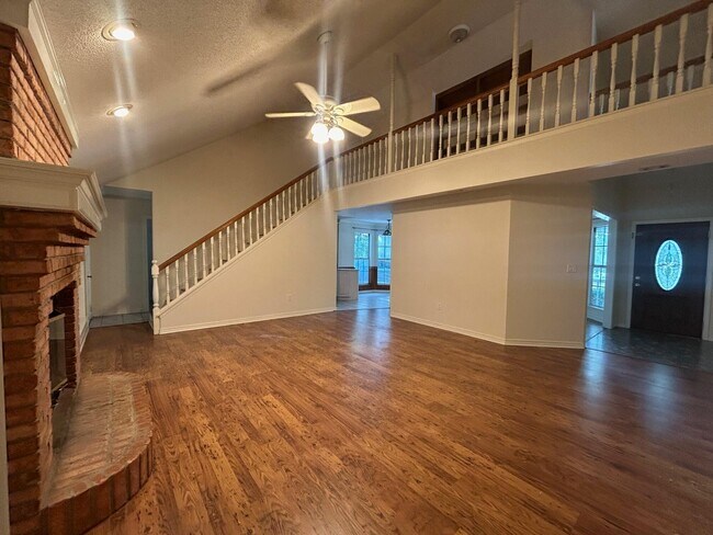 310 Shoal River Dr in Crestview, FL - Building Photo - Building Photo