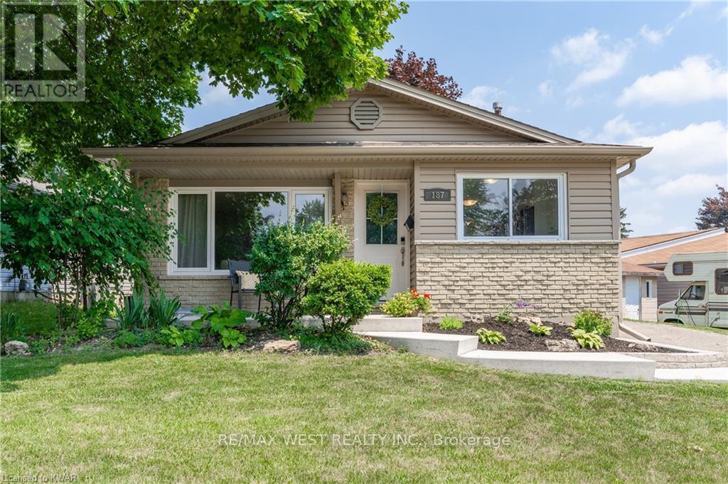 187 Broken Oak Crescent in Kitchener, ON - Building Photo