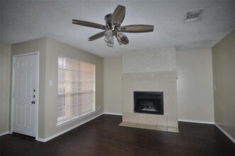 512 Rita Ln in Arlington, TX - Building Photo - Building Photo