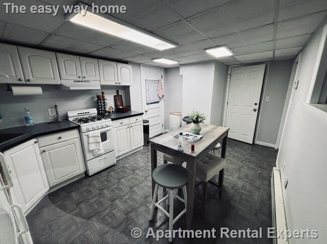 10 Wallace St, Unit 10 in Somerville, MA - Foto de edificio - Building Photo