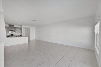 625 Stoney Pointe Cir in Davenport, FL - Building Photo - Building Photo