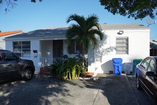 61 SW 58th Ct in Miami, FL - Building Photo