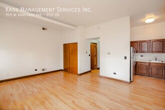 959 W Armitage Ave in Chicago, IL - Building Photo - Building Photo