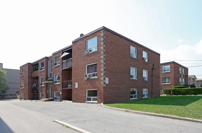 31 Wasdale Cres in Toronto, ON - Building Photo - Primary Photo