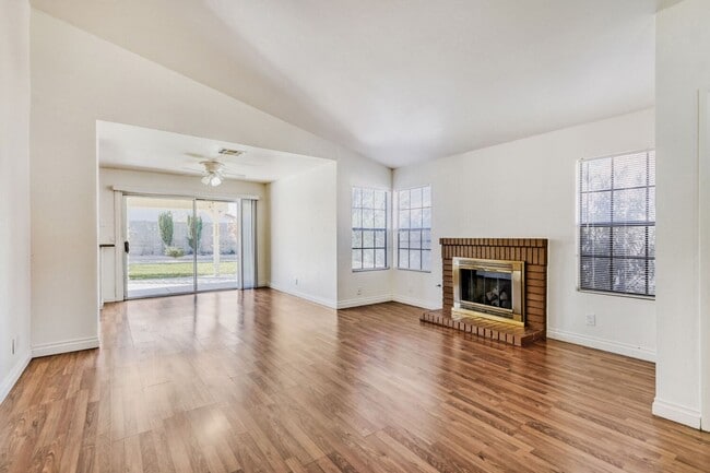 661 Freeburg Pl in Las Vegas, NV - Building Photo - Building Photo