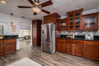 1202 Kaseberg Cir in Roseville, CA - Foto de edificio - Building Photo