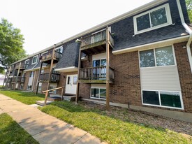 1200 Missouri 7 Hwy Building D in Blue Springs, MO - Foto de edificio - Building Photo