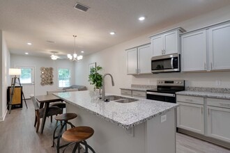 Walker Point in Brunswick, GA - Foto de edificio - Interior Photo
