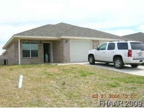 320 Cedar Ridge Dr in Nolanville, TX - Foto de edificio
