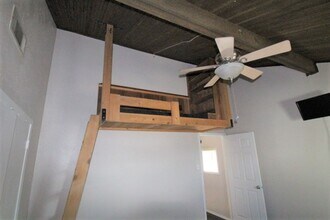 805 Paisley Dr in Spicewood, TX - Building Photo - Building Photo