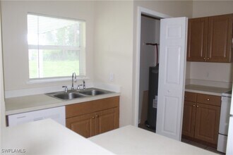 726 Hightower Ave S in Lehigh Acres, FL - Foto de edificio - Building Photo