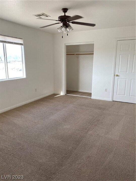 200 S Mount Charleston Dr E-Unit -1 in Pahrump, NV - Building Photo