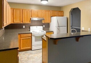 2104 Yellowstone St in Ellensburg, WA - Building Photo - Building Photo