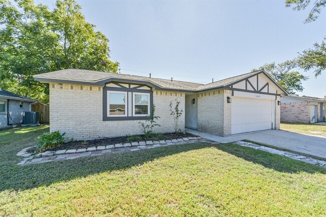 10826 Thorncliff Dr in Humble, TX - Foto de edificio - Building Photo