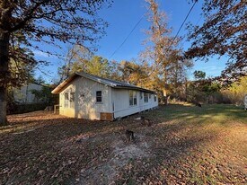 225 Co Rd 4090 in Woodville, TX - Building Photo