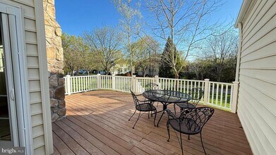 19913 Naples Lakes Terrace in Ashburn, VA - Building Photo - Building Photo