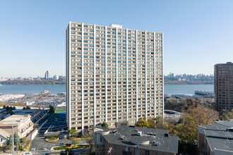 Briarcliff in Edgewater, NJ - Foto de edificio - Building Photo