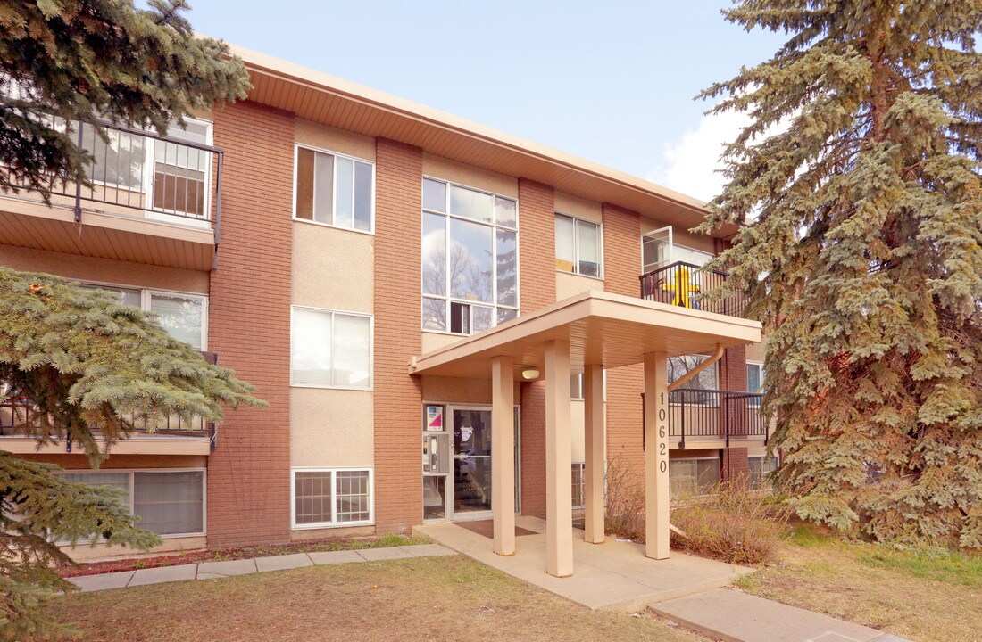 10620 112 St in Edmonton, AB - Building Photo