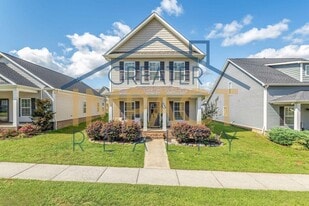 129 Hackberry St in Oak Ridge, TN - Building Photo