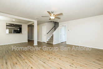 2814 Lindenwood Run in San Antonio, TX - Building Photo - Building Photo