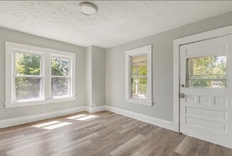 9607 Sophia Ave in Cleveland, OH - Building Photo - Building Photo