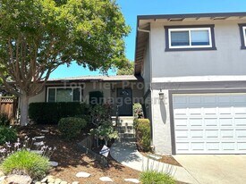1107 Polson Cir in Martinez, CA - Building Photo